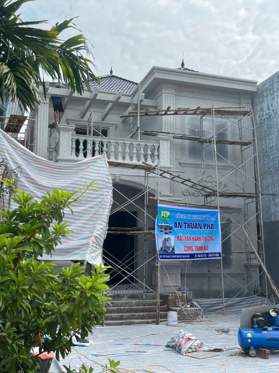 thi công sơn đá cho tòa nhà 7 tầng tại Bác Ninh